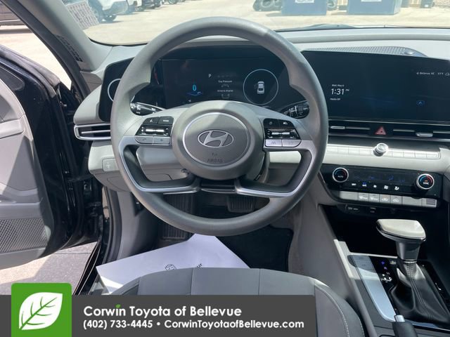 Used 2024 Hyundai Elantra SEL FWD image 21