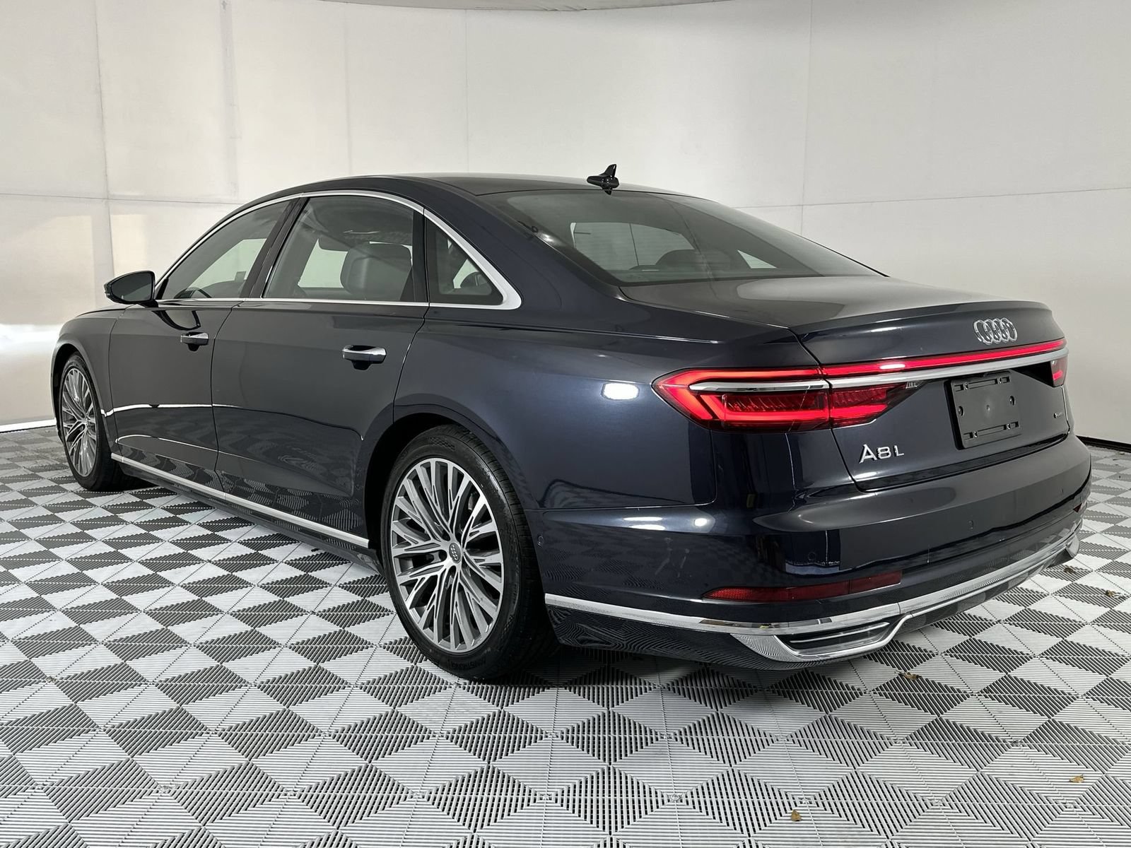 Used 2019 Audi A8 L 3.0T w/ Executive Package AWD/4WD image 6