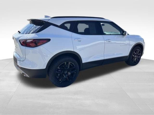 Used 2022 Chevrolet Blazer LT w/ Sound & Technology Package AWD/4WD image 5