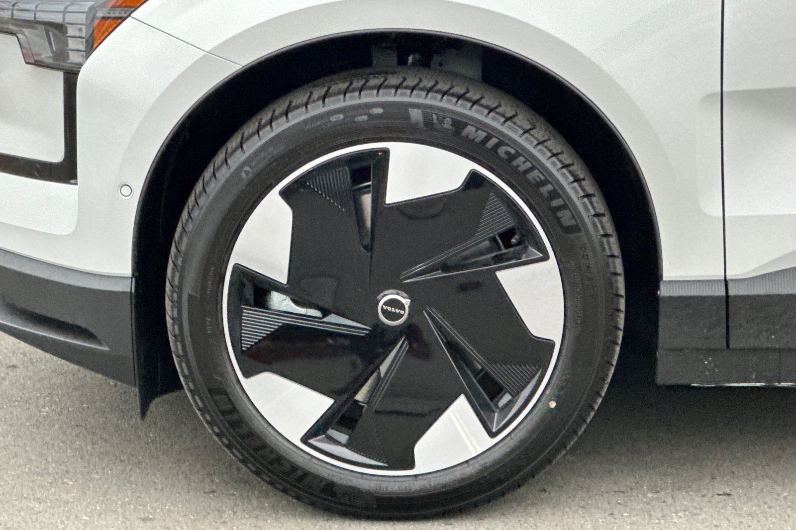 New 2026 Volvo EX30 Ultra w/ Climate Package image 11
