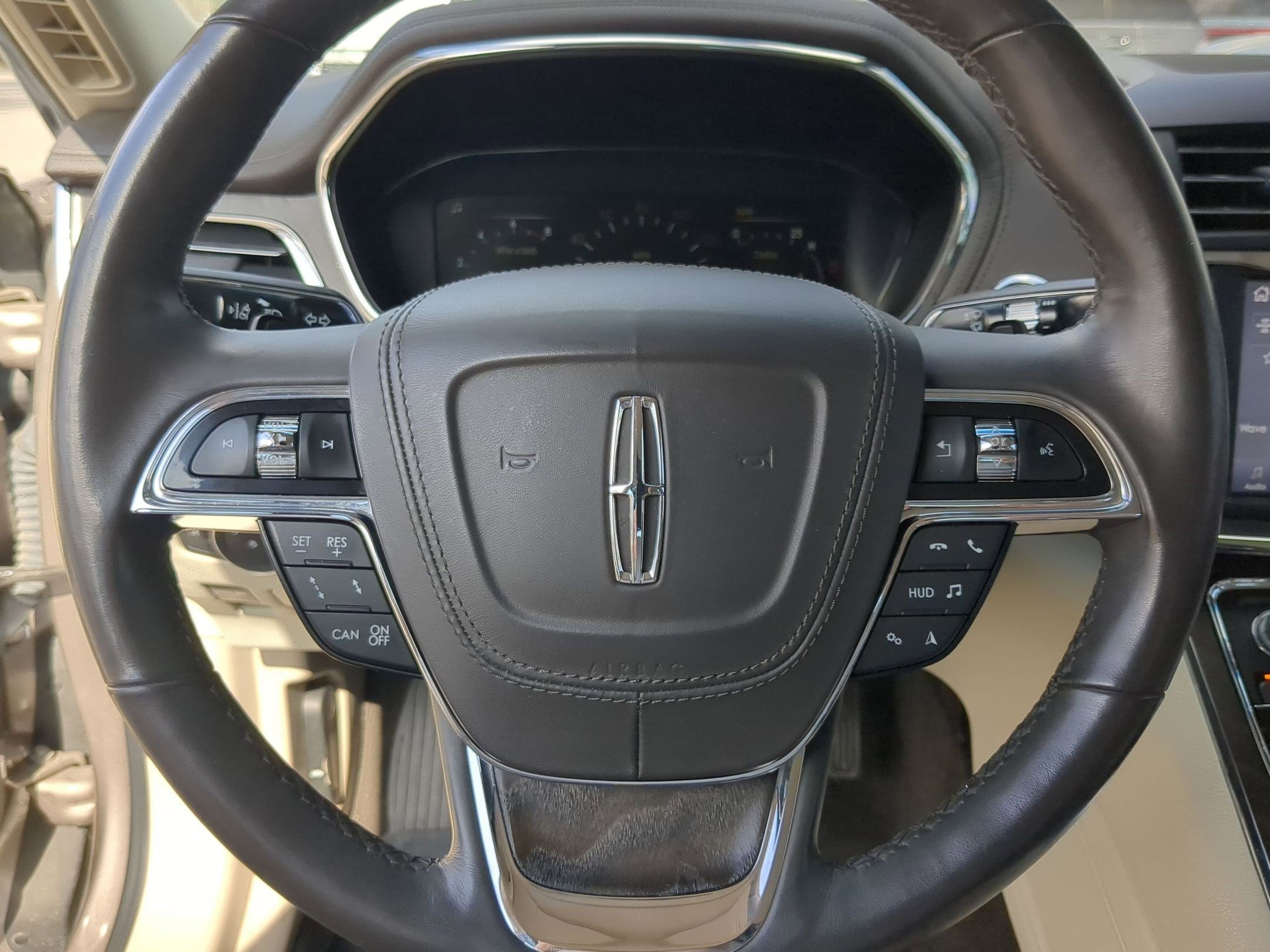 Used 2019 Lincoln Continental Reserve image 13