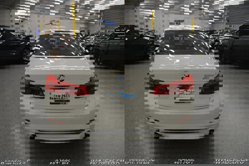 Used 2018 BMW 530e iPerformance image 10