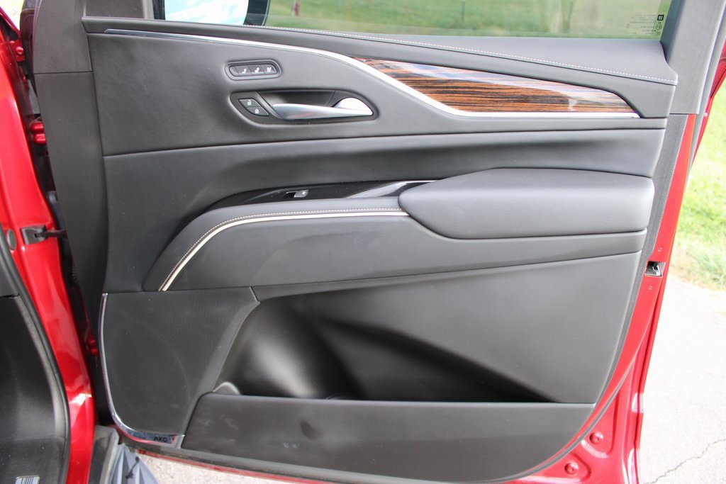 Used 2023 Cadillac Escalade Premium Luxury w/ Performance Package image 19