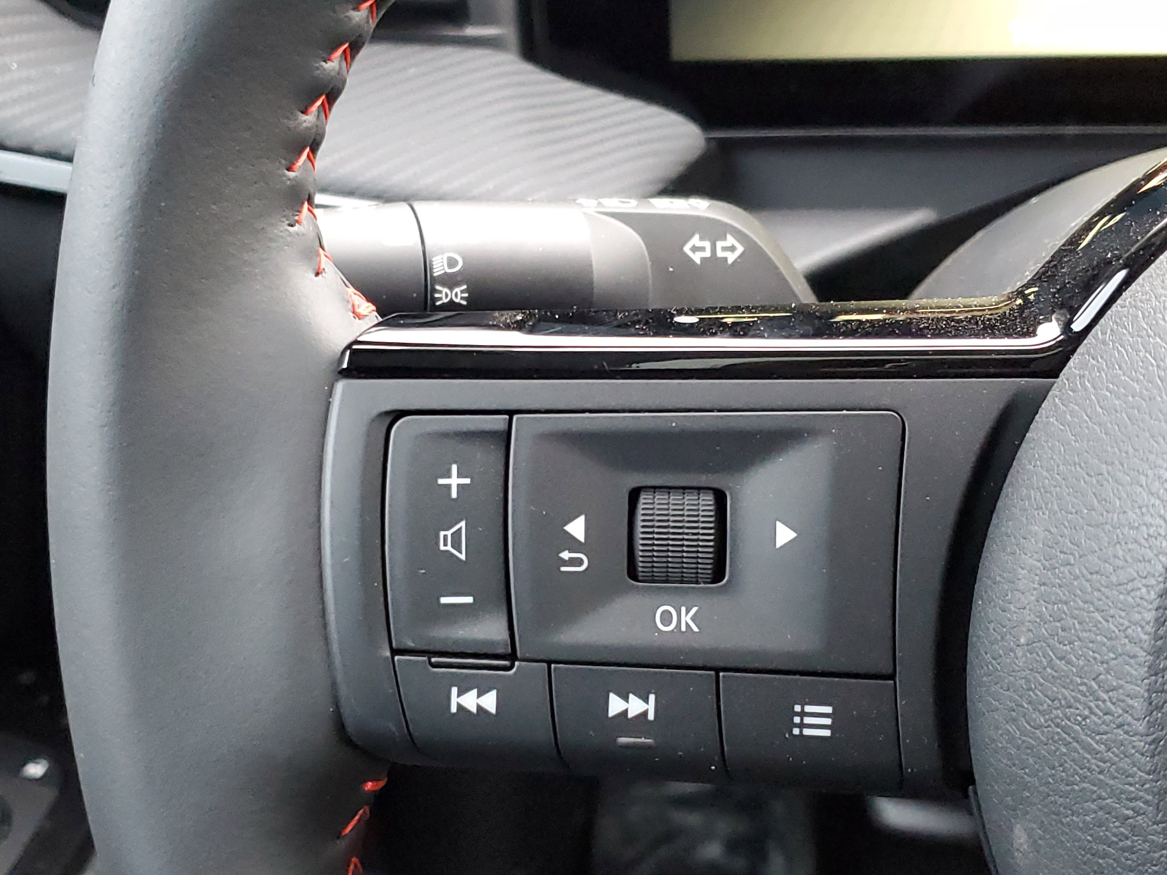 New 2026 Nissan Kicks SR w/ SR Premium Package image 13