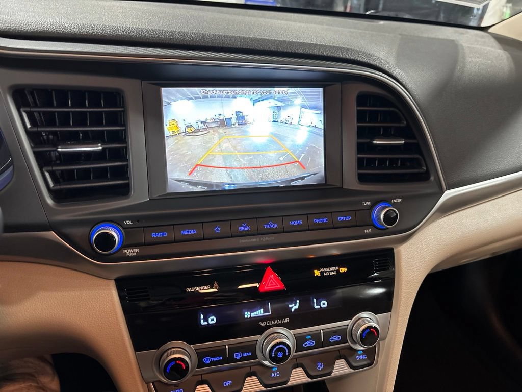 Used 2020 Hyundai Elantra SEL w/ Winter Weather Package FWD image 26