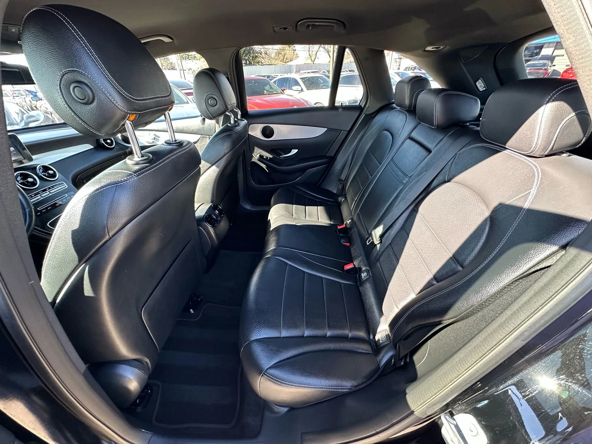 Used 2019 Mercedes-Benz GLC 300 4MATIC image 17