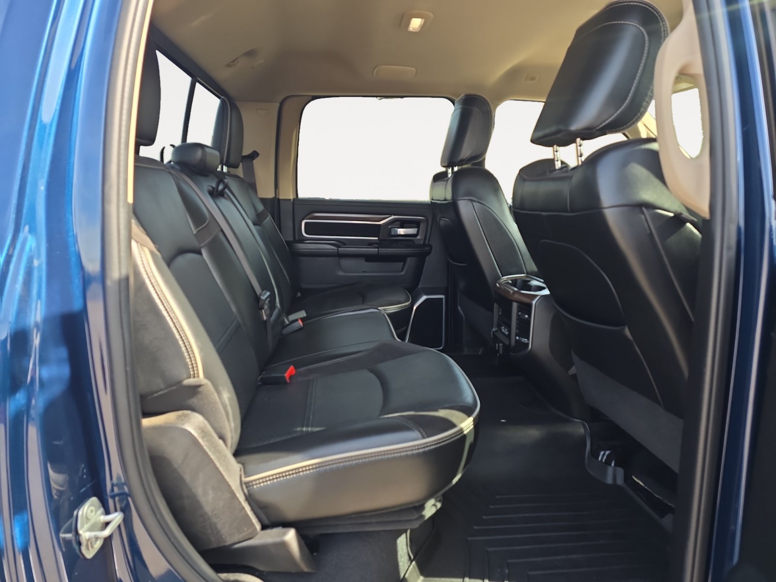 Used 2022 RAM 3500 Laramie AWD/4WD image 13
