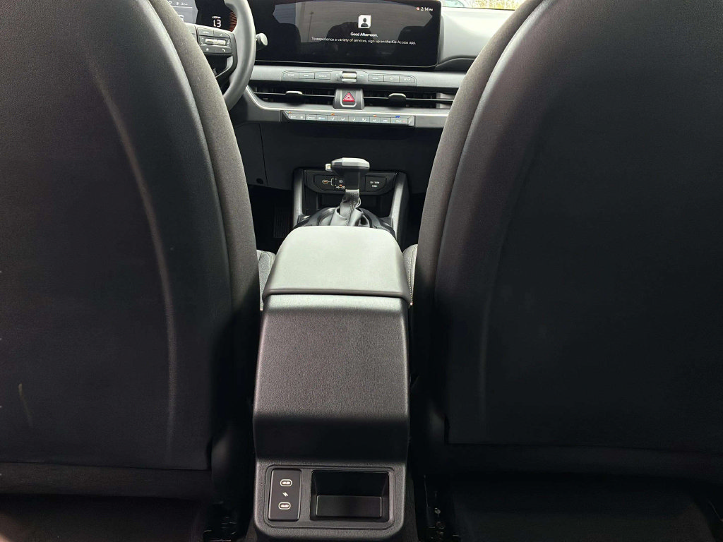 Used 2025 Kia K4 FWD image 23