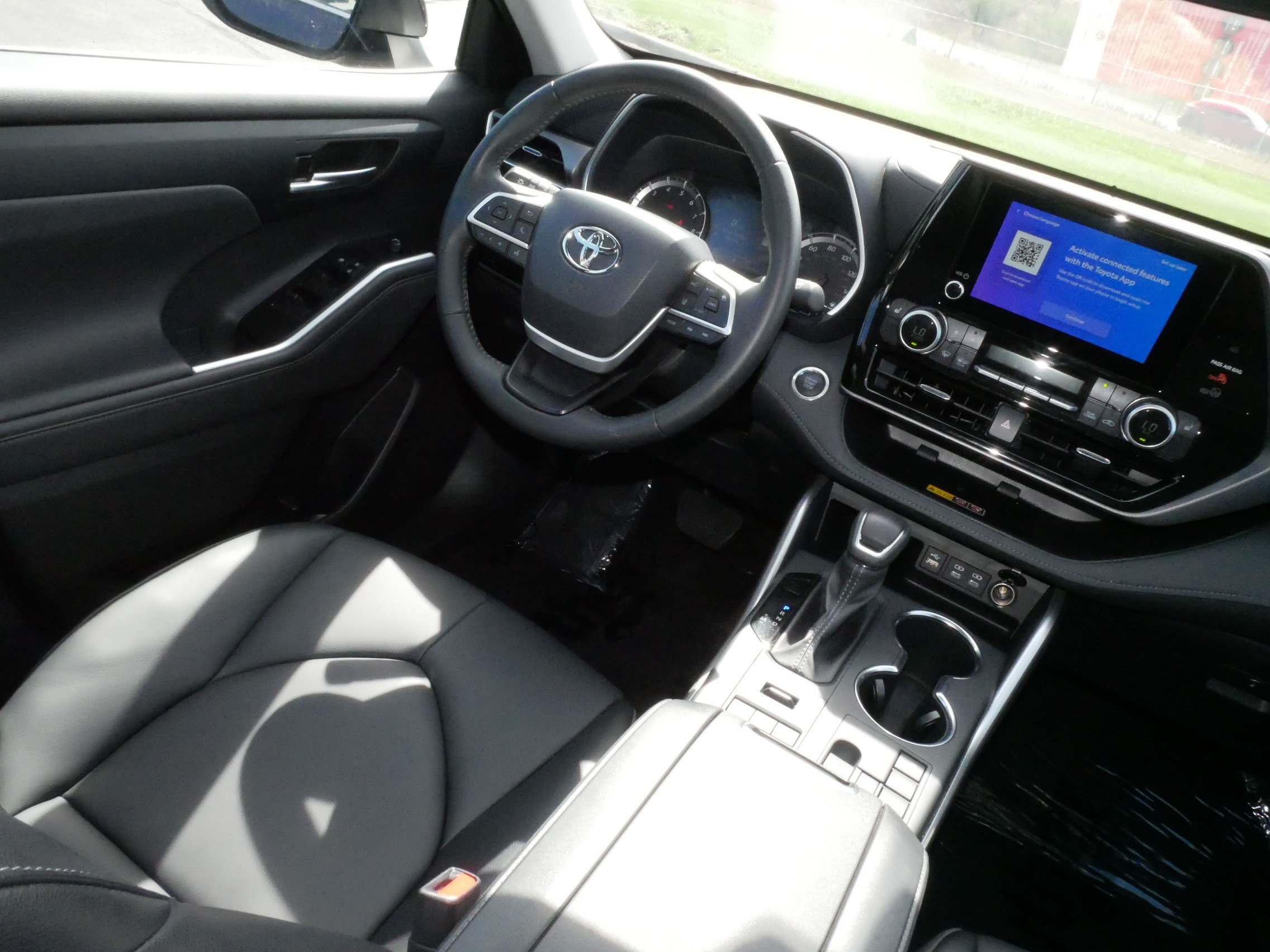Certified 2026 Toyota Highlander XLE AWD/4WD image 9