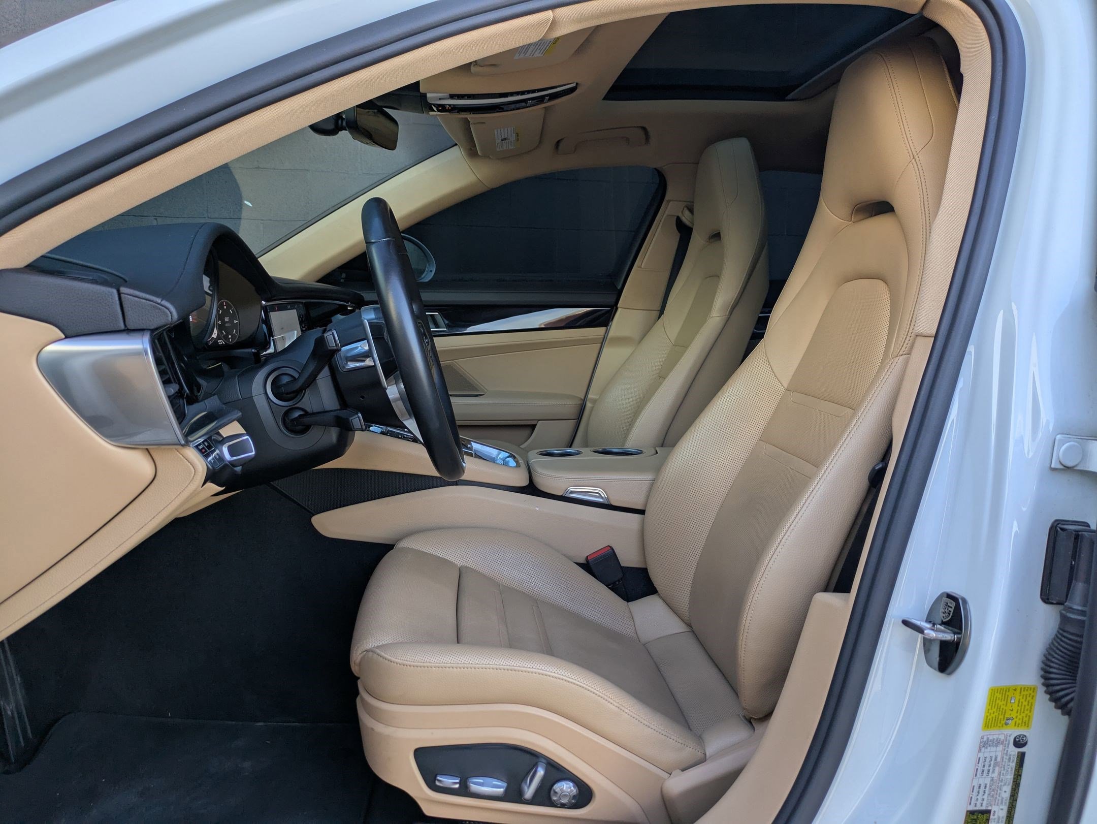 Used 2018 Porsche Panamera 4 image 22