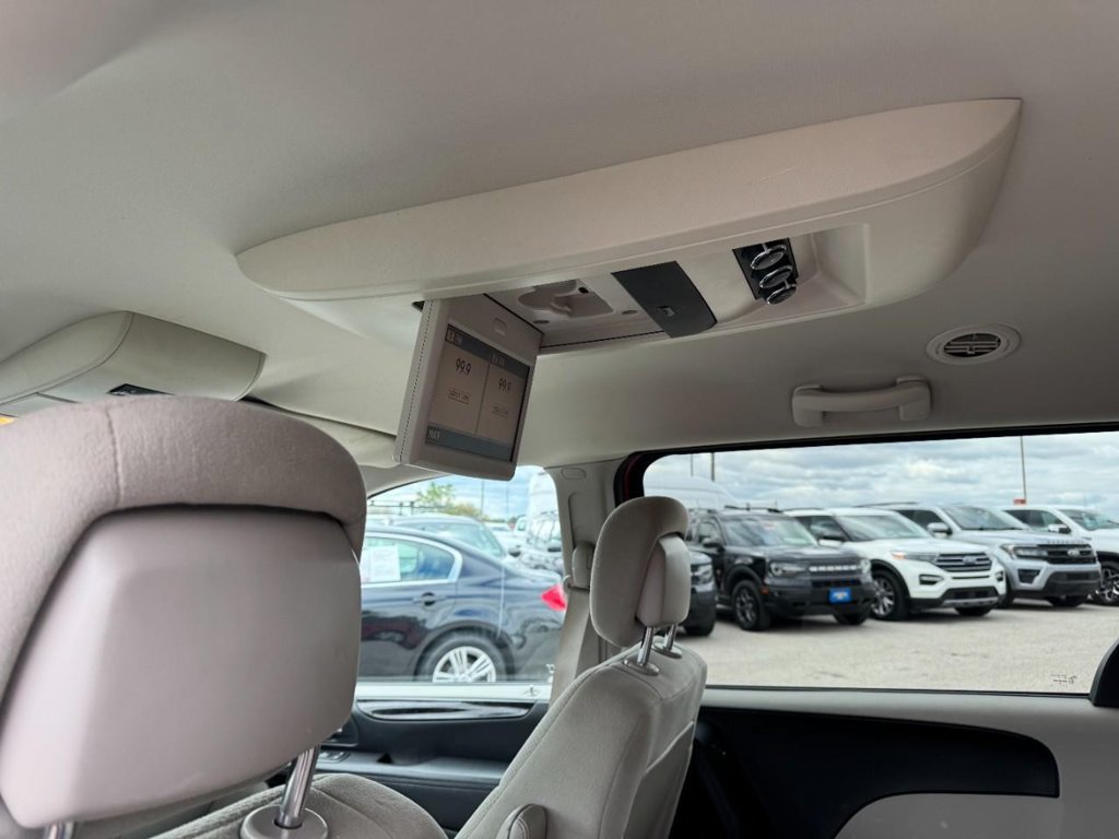 Used 2012 Dodge Grand Caravan SXT w/ Entertainment Group 1 FWD image 12