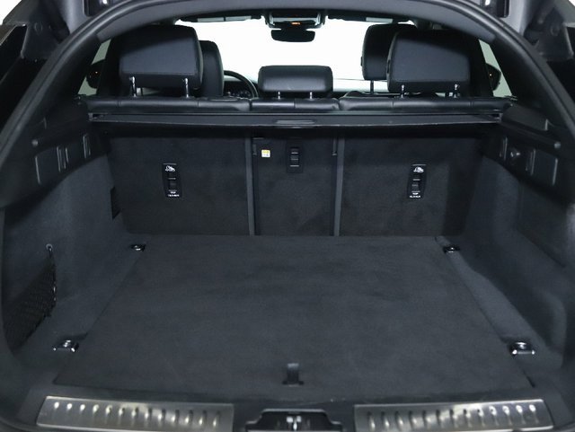 Certified 2025 Land Rover Range Rover Velar Dynamic SE image 35