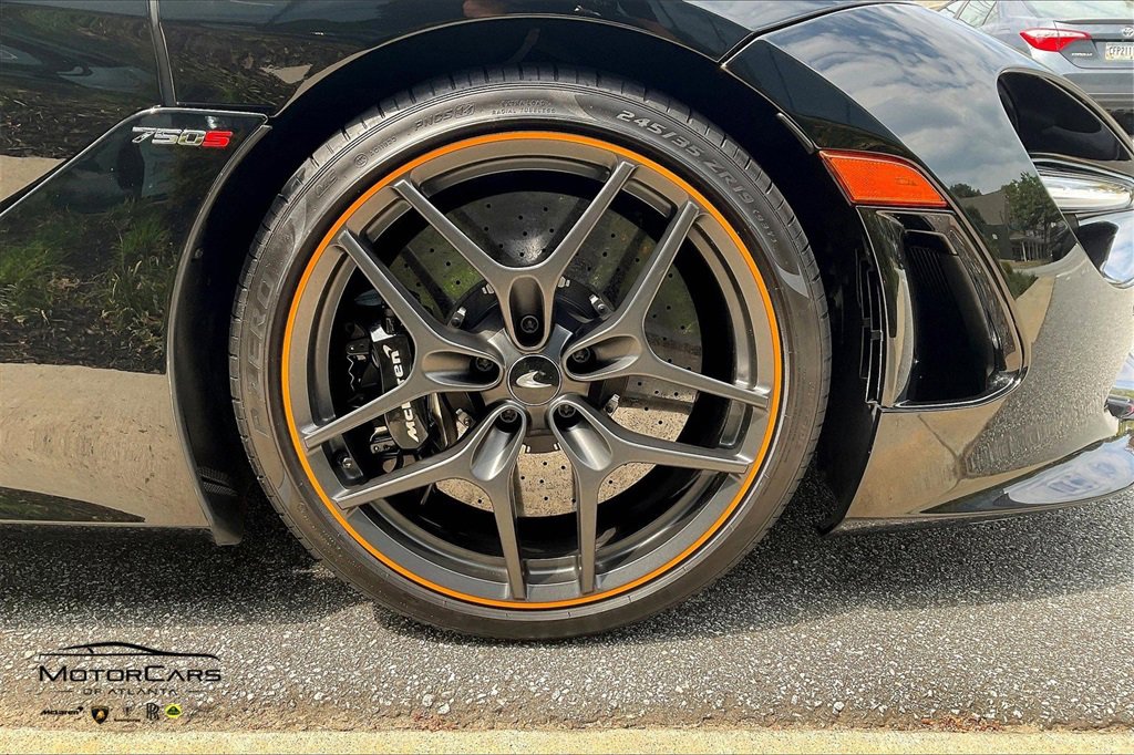 Used 2024 McLaren 750S Spider image 28