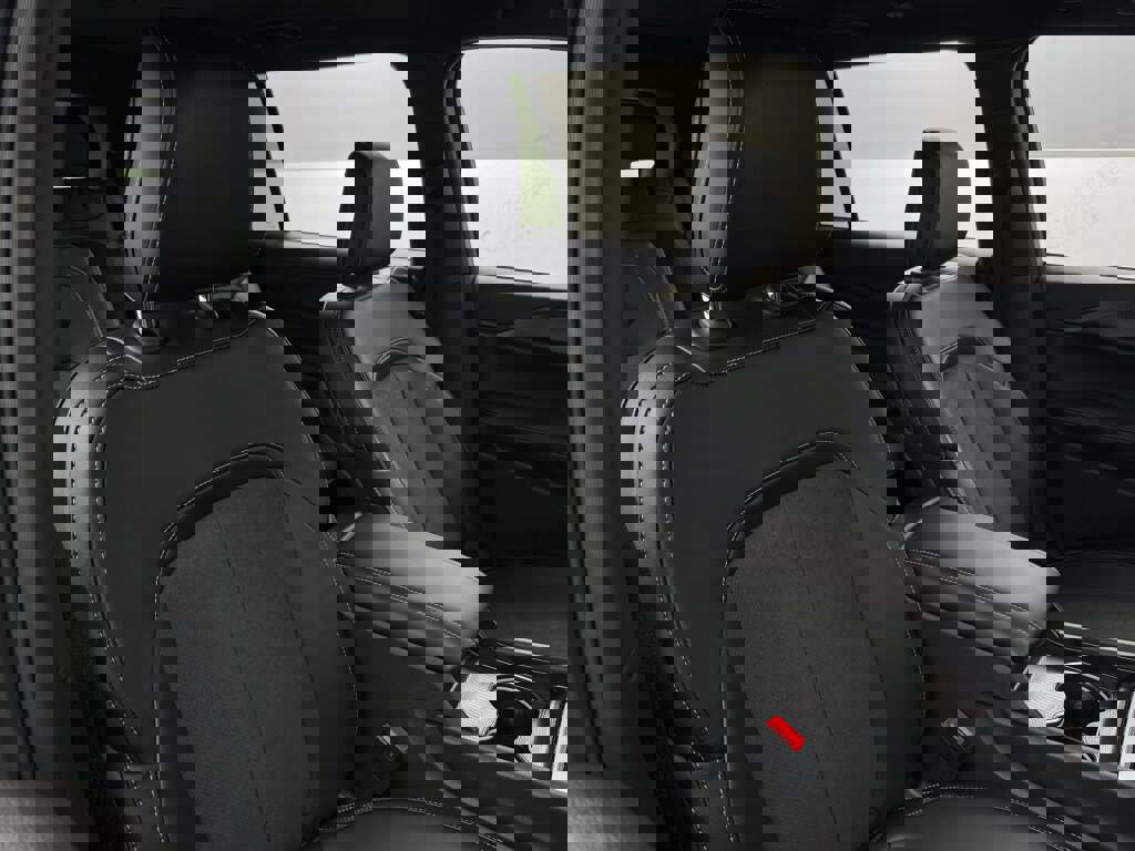 New 2025 Jeep Grand Cherokee L Laredo image 18