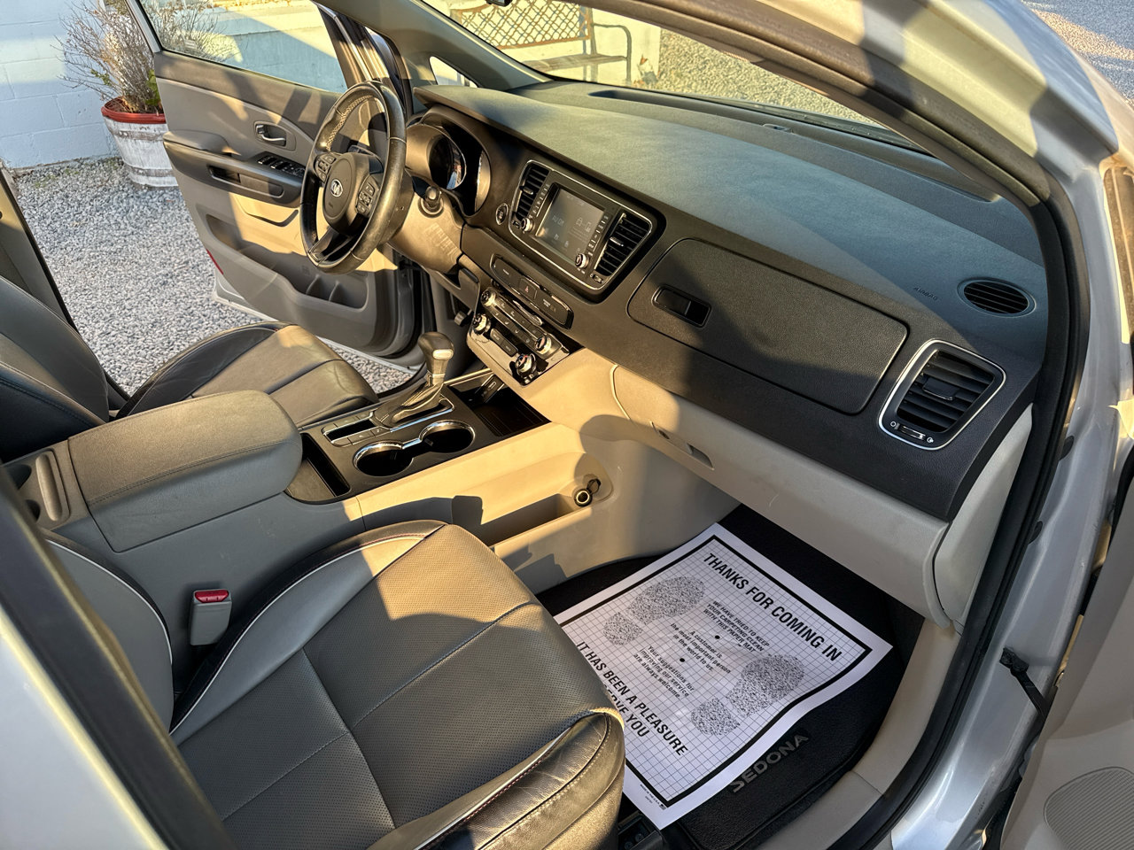 Used 2020 Kia Sedona EX image 22