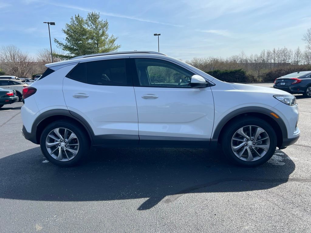 Used 2023 Buick Encore GX Essence w/ Experience Buick Package image 5