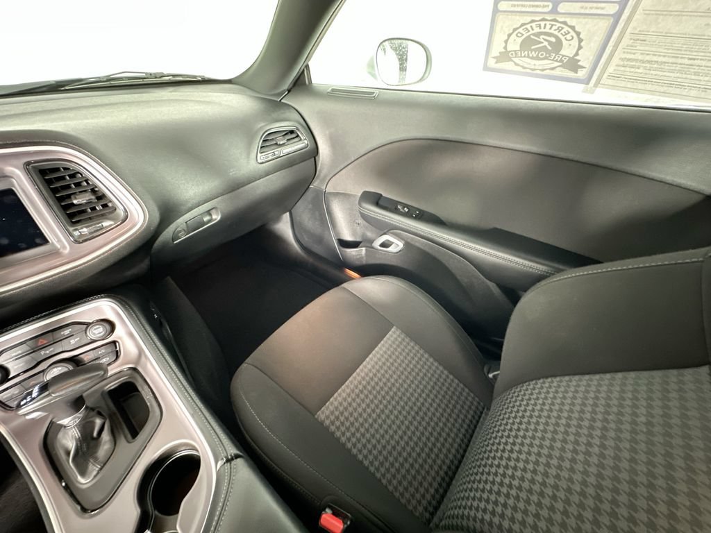 Used 2022 Dodge Challenger GT RWD image 11