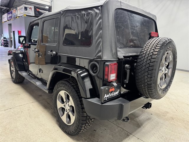 Used 2018 Jeep Wrangler Unlimited Sahara image 5