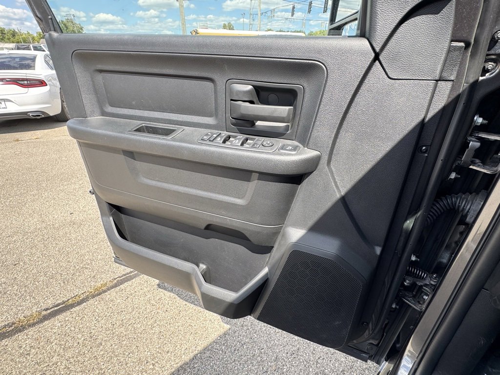 Used 2024 RAM 2500 Tradesman w/ Chrome Appearance Group image 26