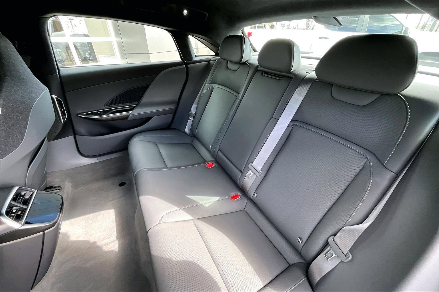 Used 2024 Lucid Air Pure RWD image 26