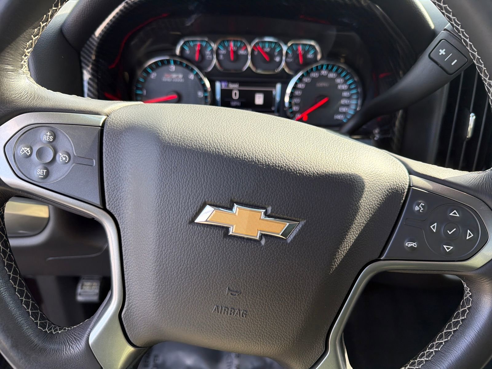 Used 2018 Chevrolet Silverado 1500 LT w/ LT Convenience Package AWD/4WD image 16
