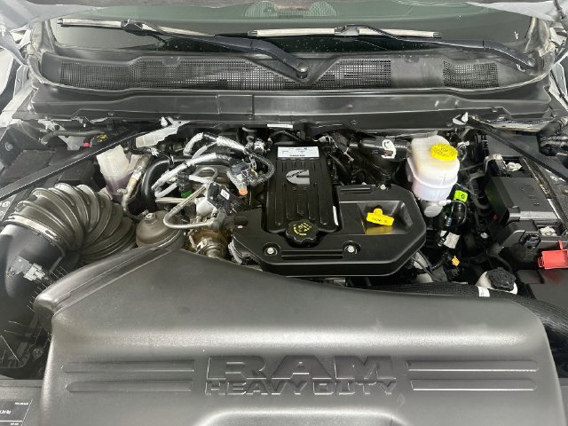 Used 2026 RAM 2500 Laramie AWD/4WD image 32
