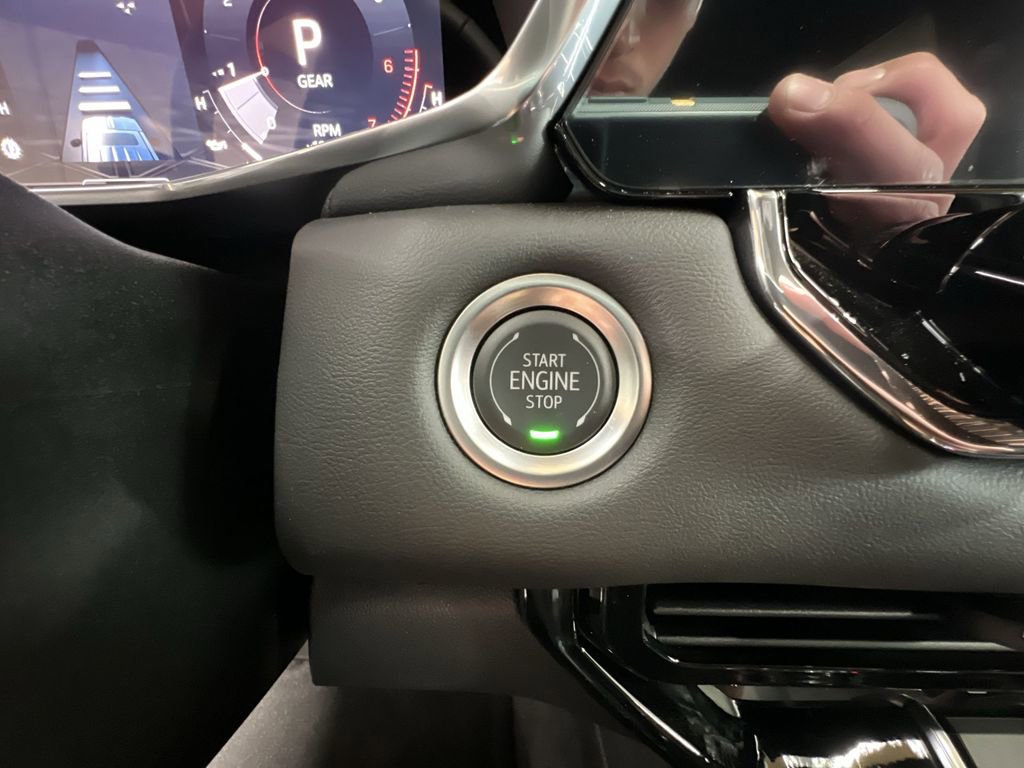 New 2025 GMC Canyon Elevation w/ Convenience Package image 17