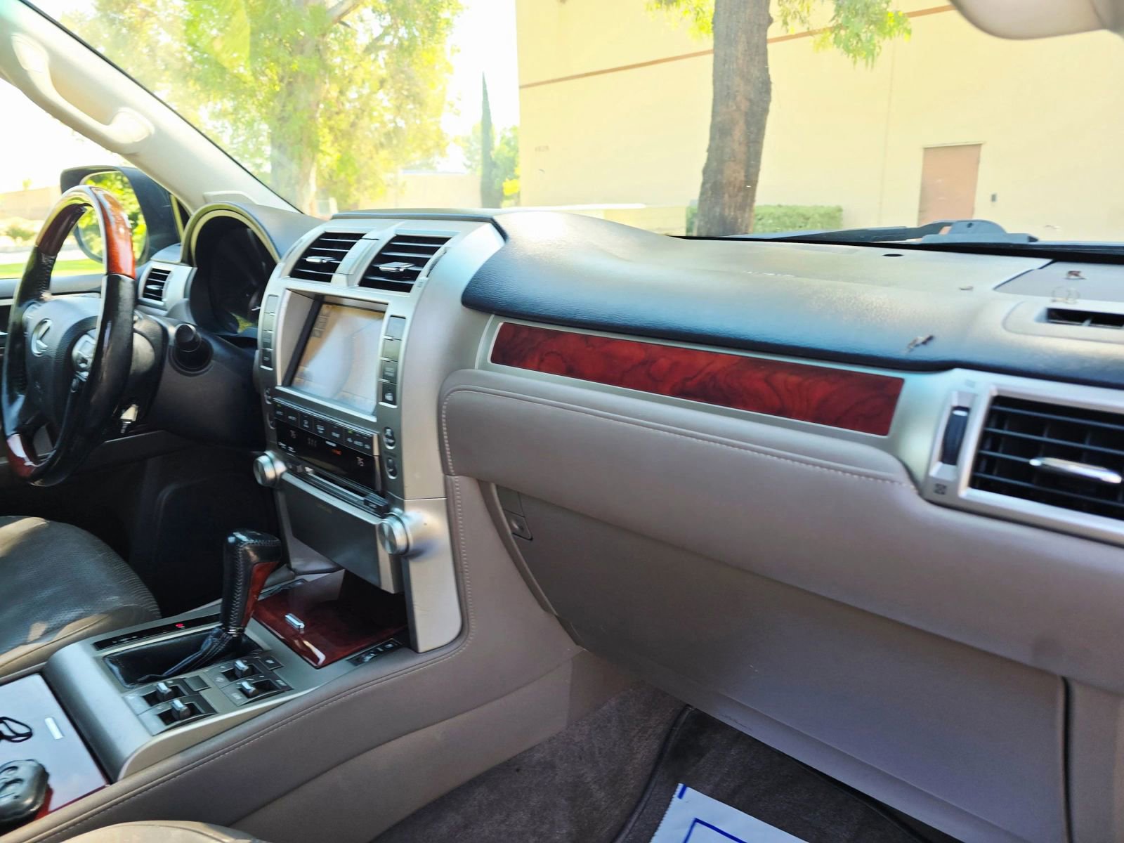 Used 2011 Lexus GX 460 Premium image 31