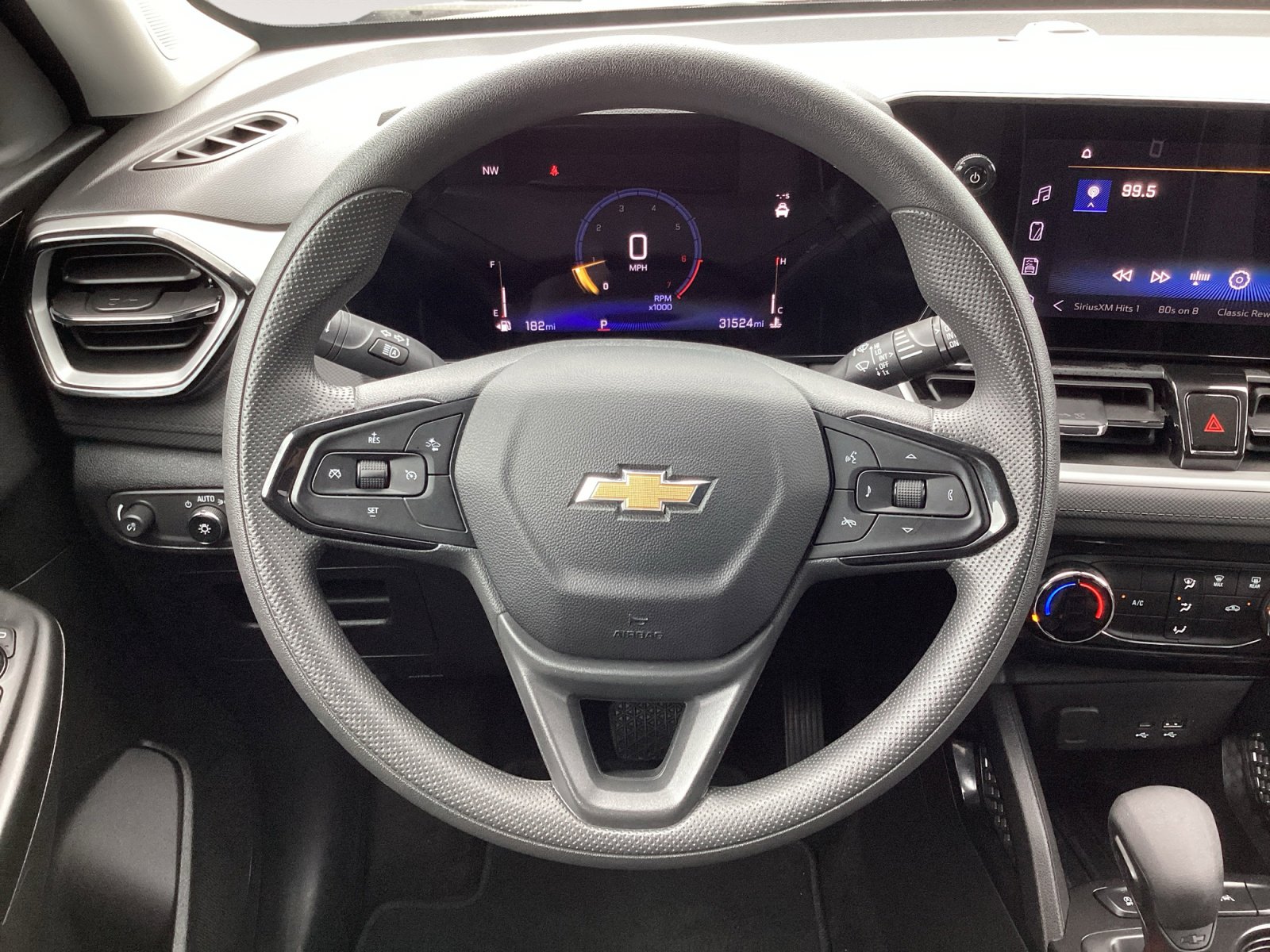 Used 2025 Chevrolet TrailBlazer LT FWD image 17