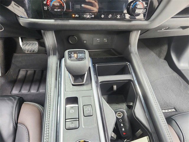 Used 2024 Nissan Pathfinder Platinum w/ Lighting Package (N93) image 27