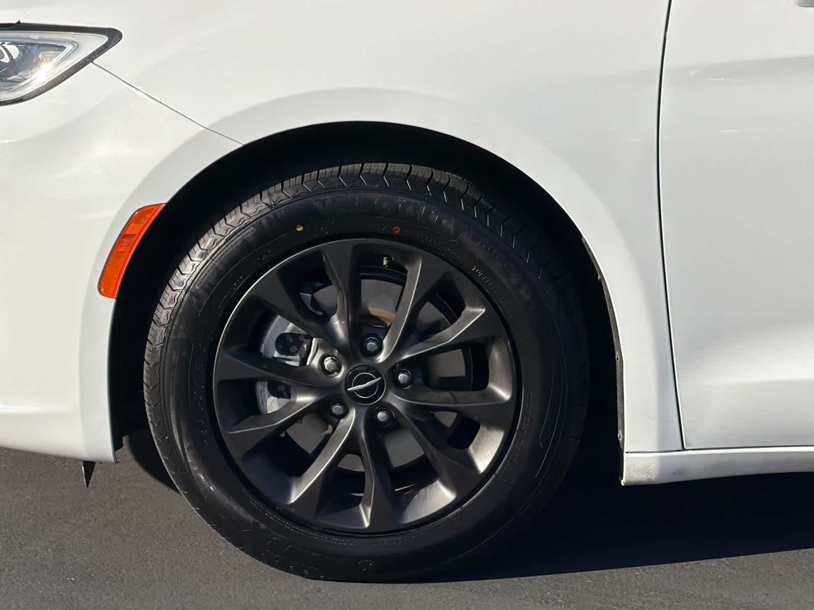 Used 2021 Chrysler Pacifica Touring-L w/ S Appearance Package FWD image 31