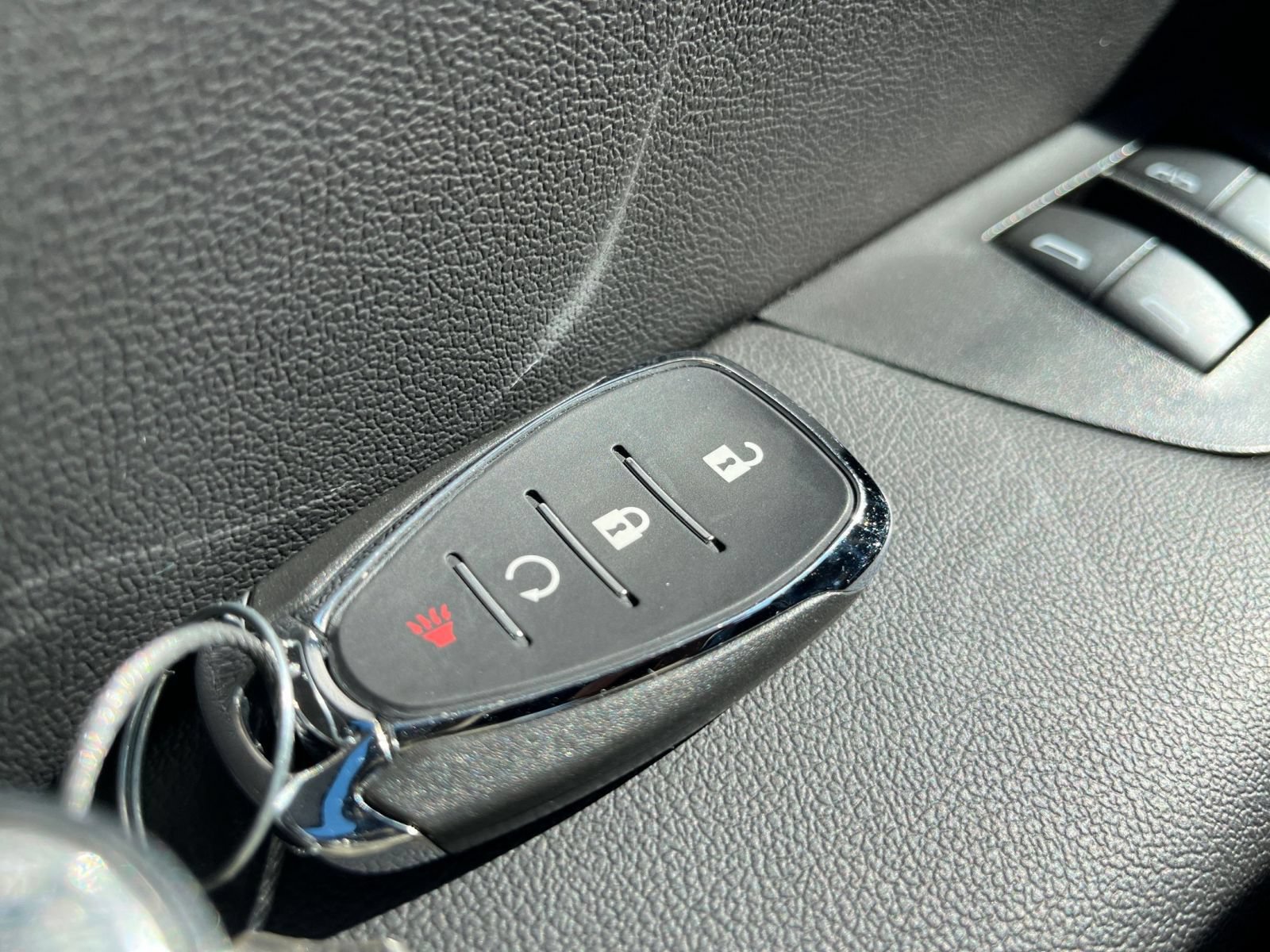 Used 2025 Chevrolet Blazer LT FWD image 25