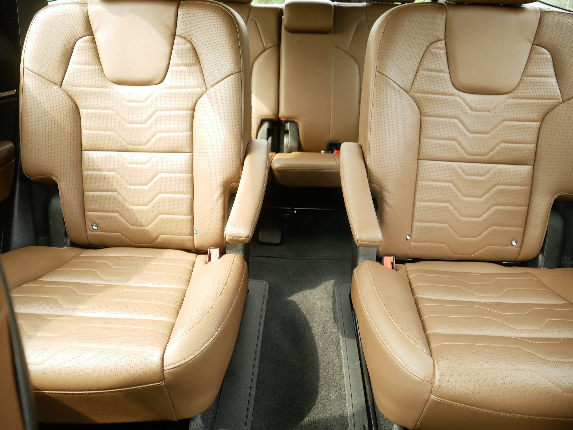 Certified 2022 Kia Telluride SX w/ SX Prestige Package AWD/4WD image 13