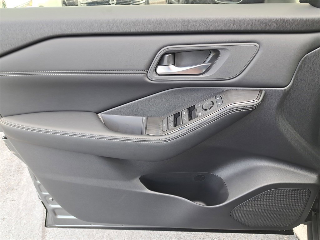 New 2026 Nissan Rogue SV image 22