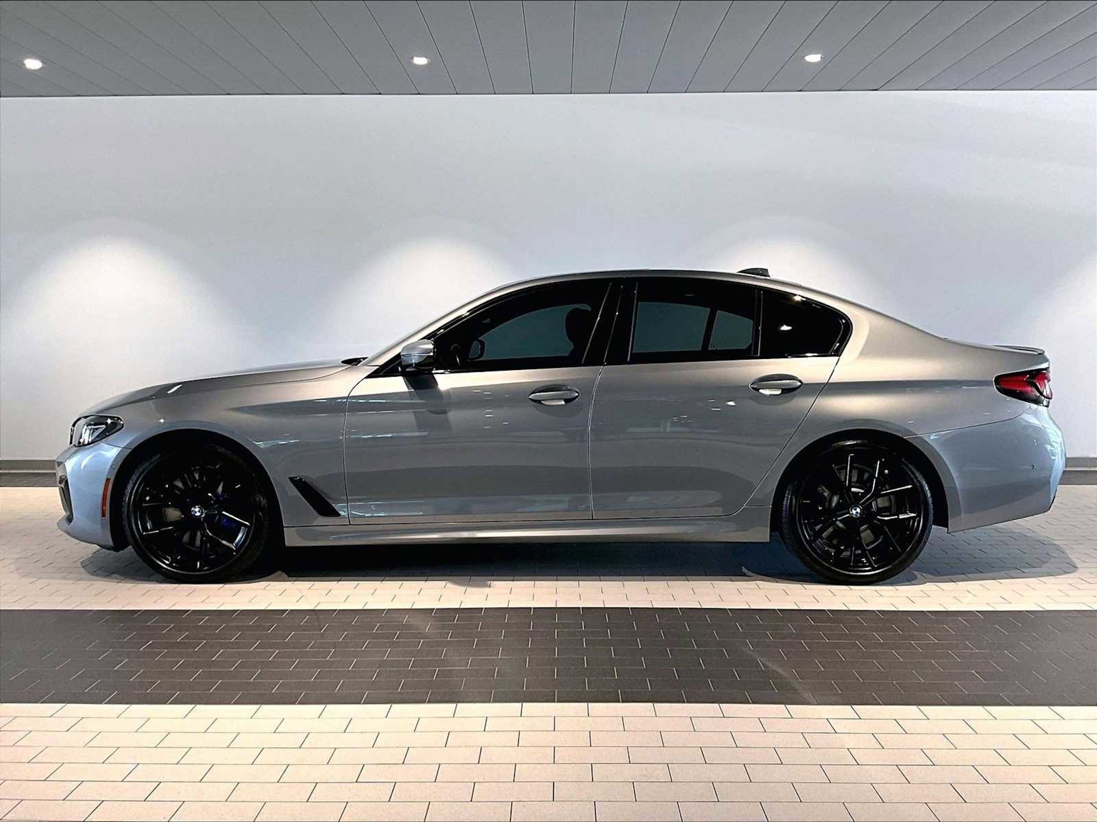 Used 2023 BMW 540i w/ M Sport Package RWD image 2