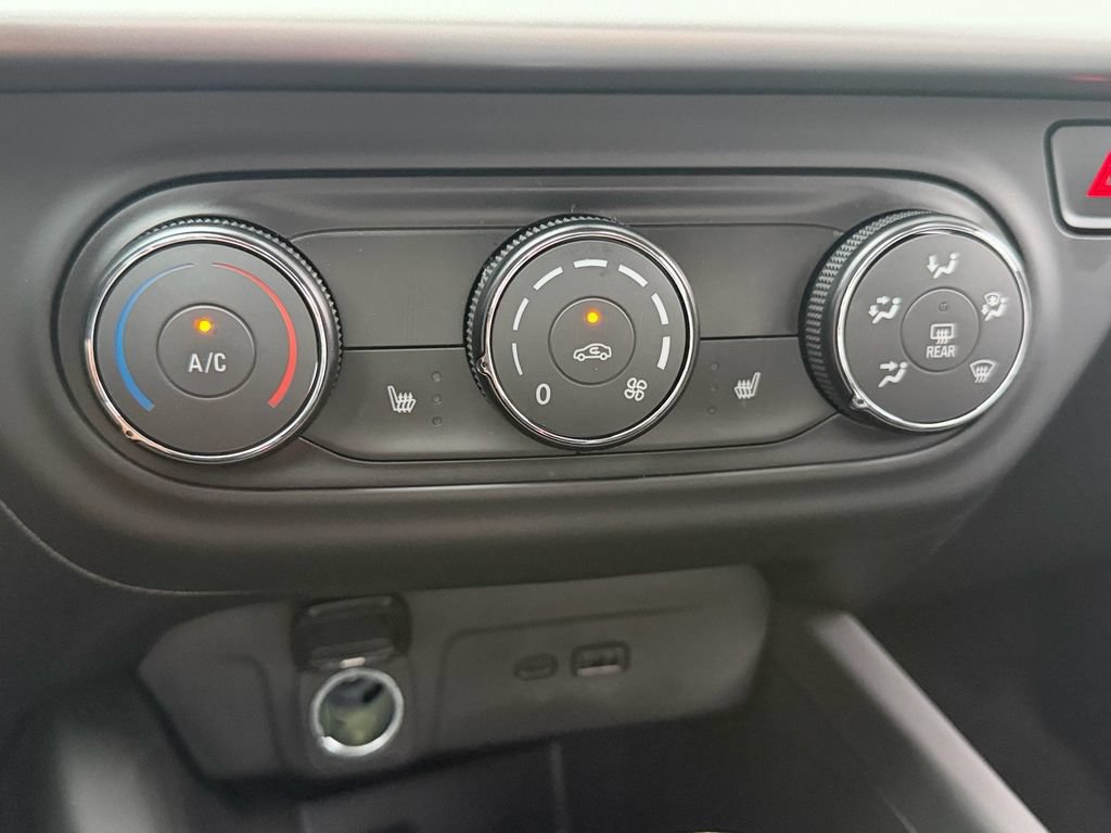 Used 2025 Chevrolet Trax LS w/ LS Convenience Package FWD image 24