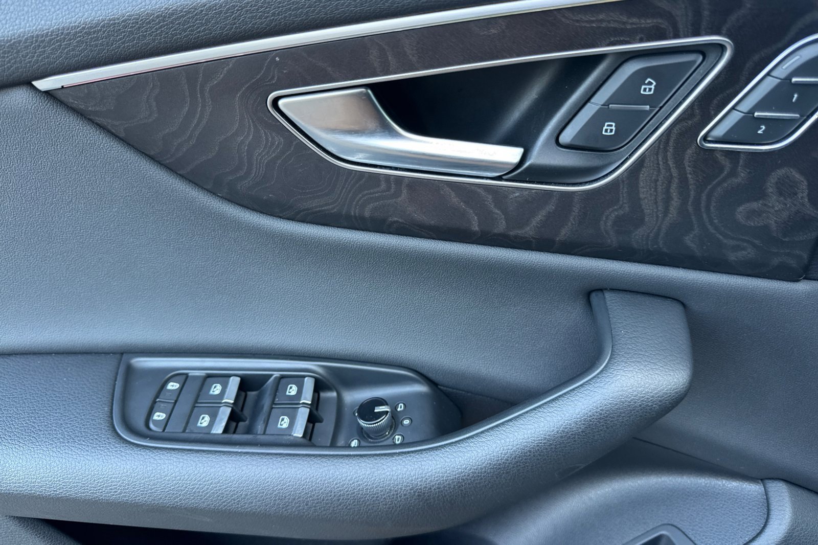 Used 2019 Audi Q8 Prestige w/ Towing Package image 11