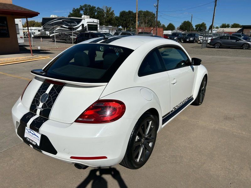 Used 2012 Volkswagen Beetle 2.0T image 7