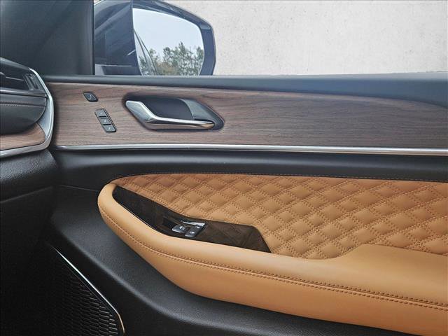 Used 2024 Jeep Grand Cherokee Summit image 24