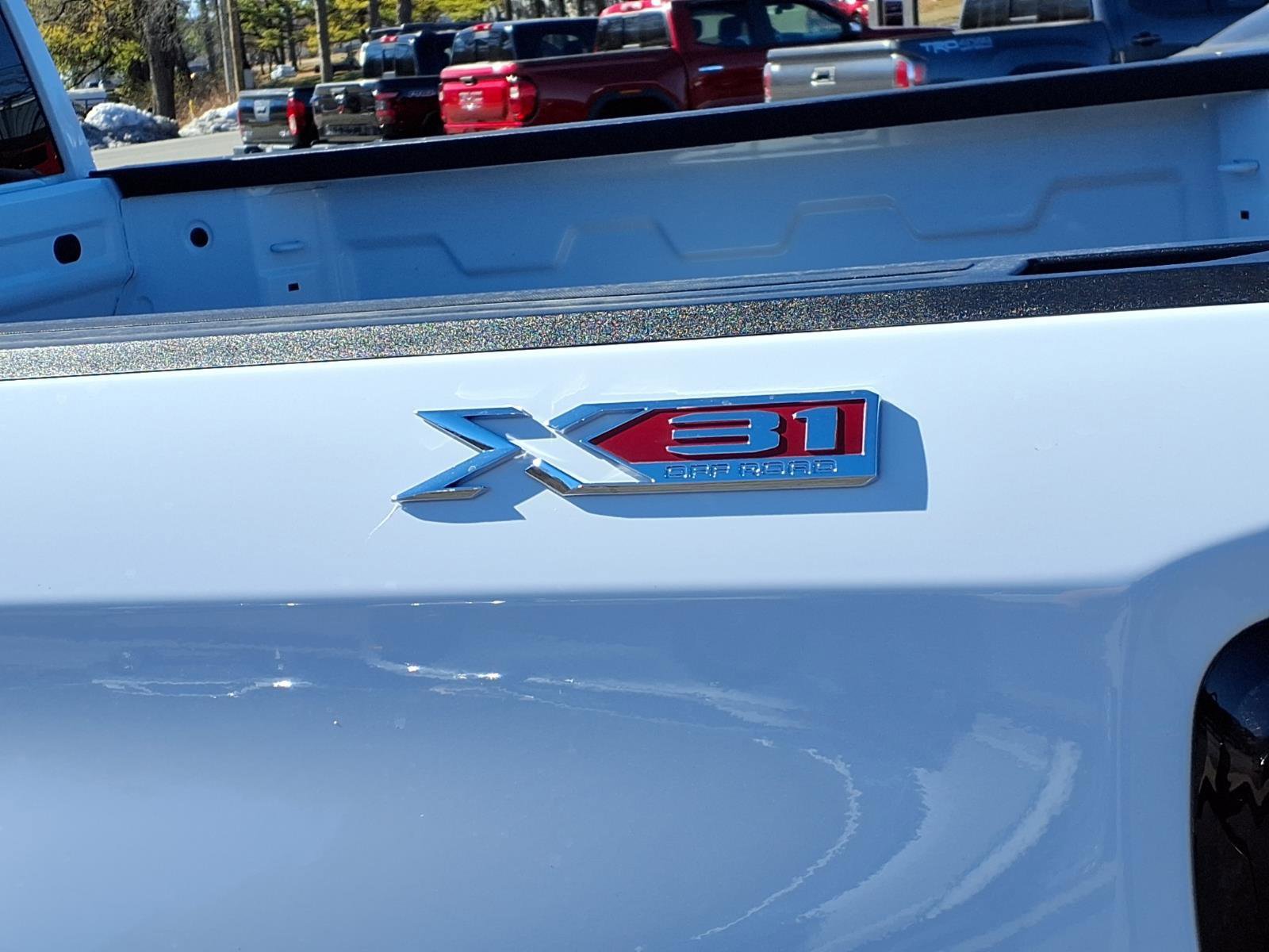 Used 2025 GMC Sierra 1500 Elevation w/ X31 Off-Road Package image 6
