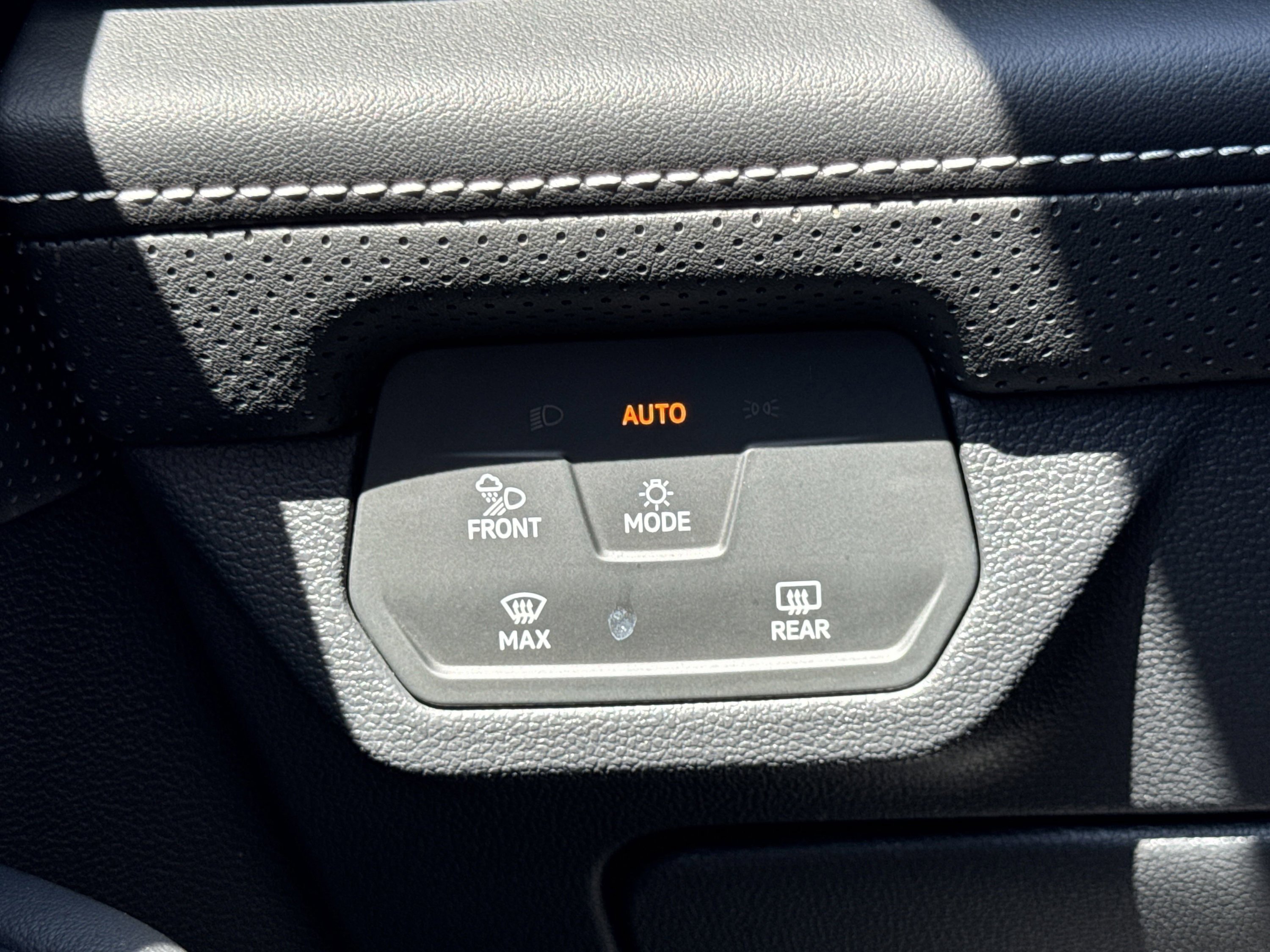 Used 2024 Volkswagen Atlas Cross Sport SEL Premium R-Line image 55