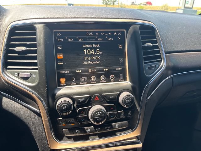 Used 2017 Jeep Grand Cherokee Limited w/ Luxury Group II AWD/4WD image 19