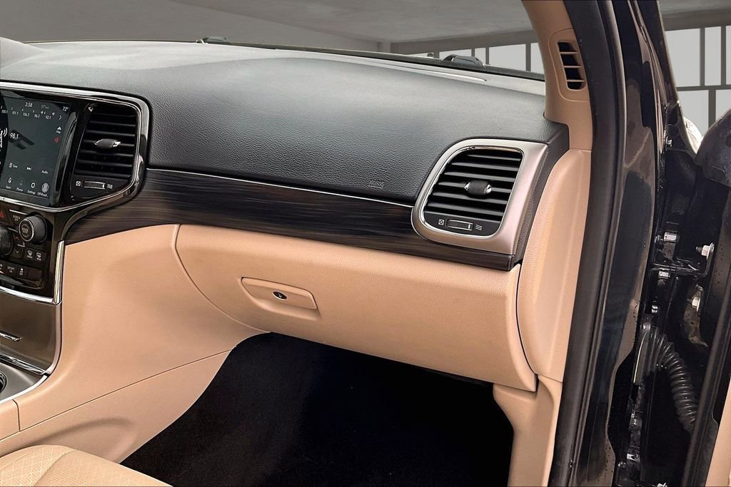 Used 2022 Jeep Grand Cherokee Laredo E image 18