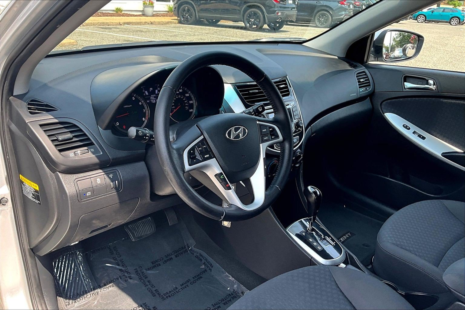 Used 2013 Hyundai Accent SE FWD image 13