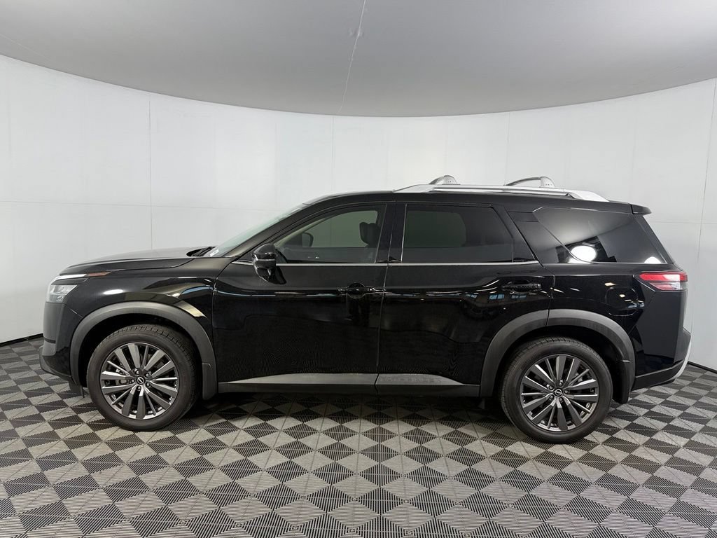 Used 2024 Nissan Pathfinder SL w/ SL Premium Package FWD image 11