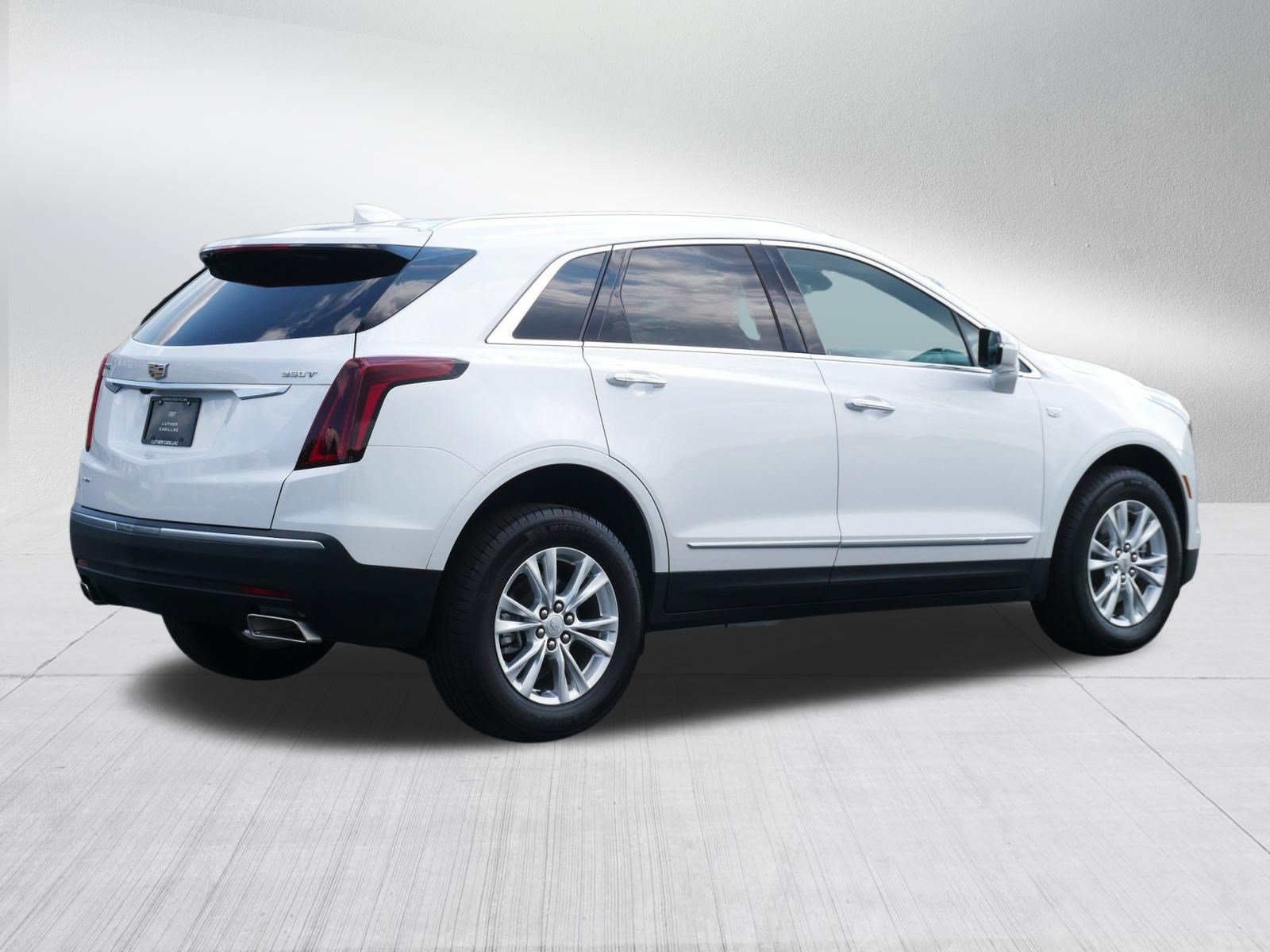 Used 2026 Cadillac XT5 Luxury w/ LPO, Floor Liner Package AWD/4WD image 5