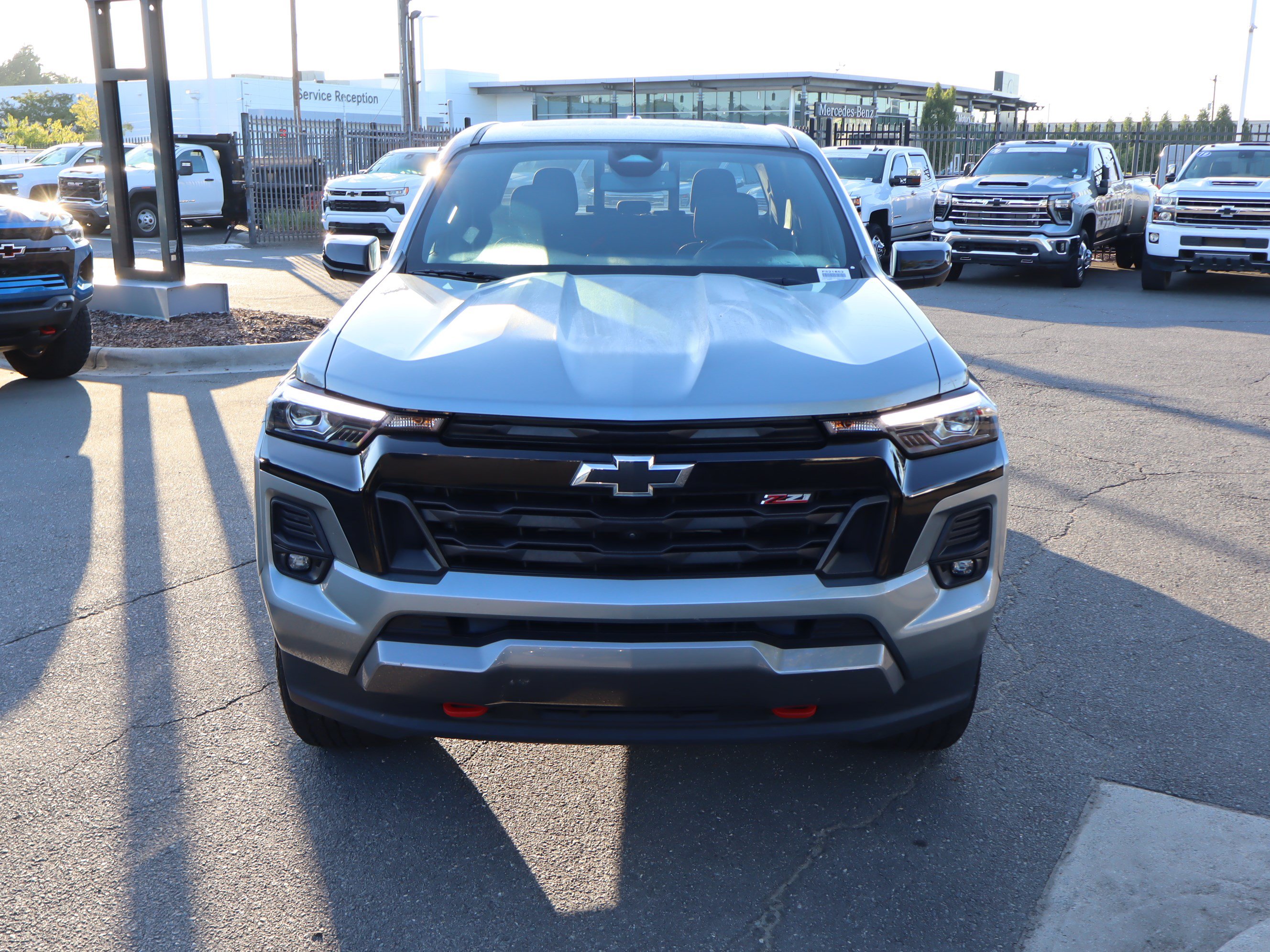 Used 2023 Chevrolet Colorado Z71 w/ Z71 Convenience Package 2 AWD/4WD image 3