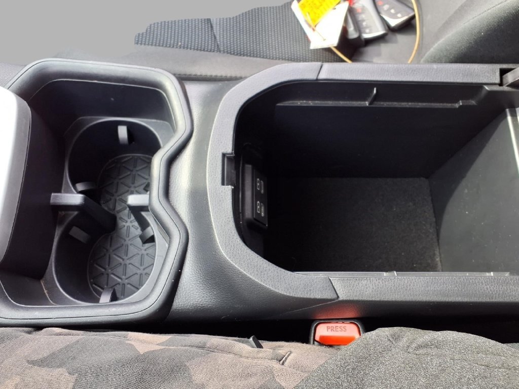 Used 2025 Toyota RAV4 LE AWD/4WD image 13