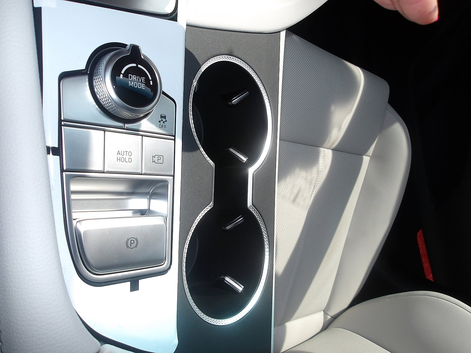 Used 2025 Genesis G70 2.5T image 22