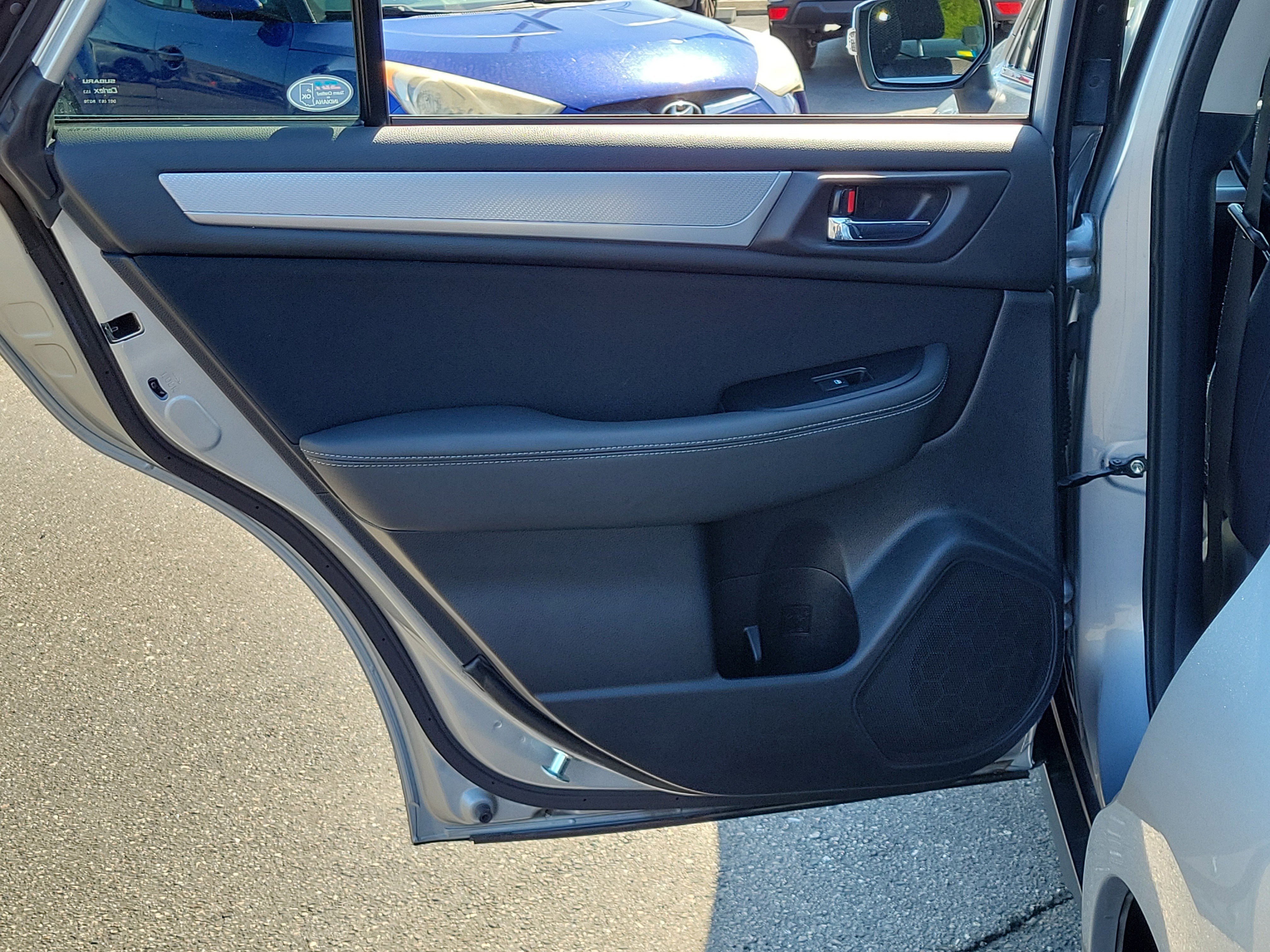 Used 2016 Subaru Outback 2.5i Premium image 12